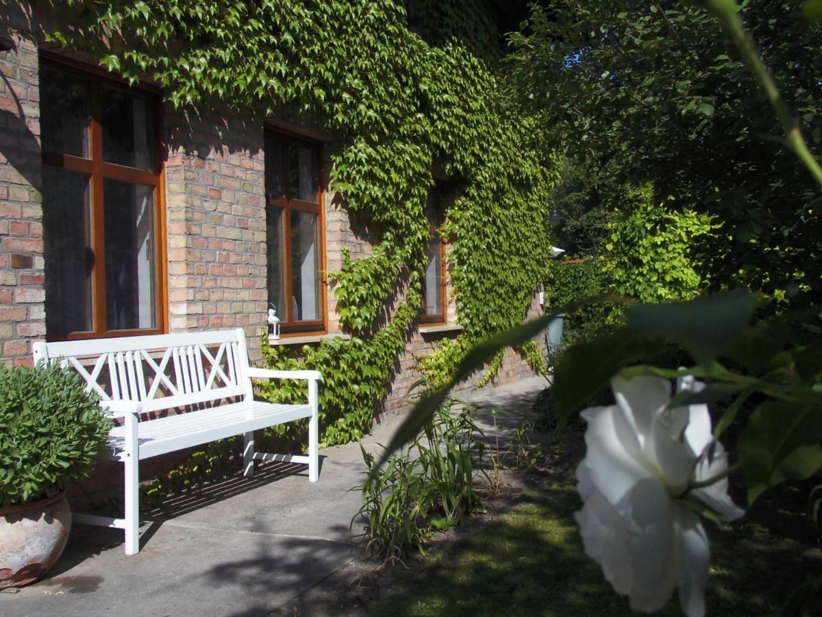 Schlossparkferienwohnungen Rheinsberg Mit Garten מראה חיצוני תמונה